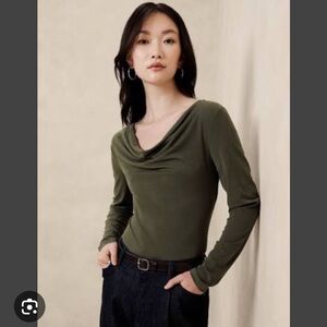 BANANA REPUBLIC FACTORY • drape boatneck blouse